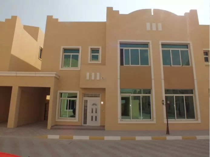 Жилой Готовая недвижимость 6 спален С/Ж Вилла в комплексе  в аренду в Аль-Садд , Доха #8205 - 1  image 
